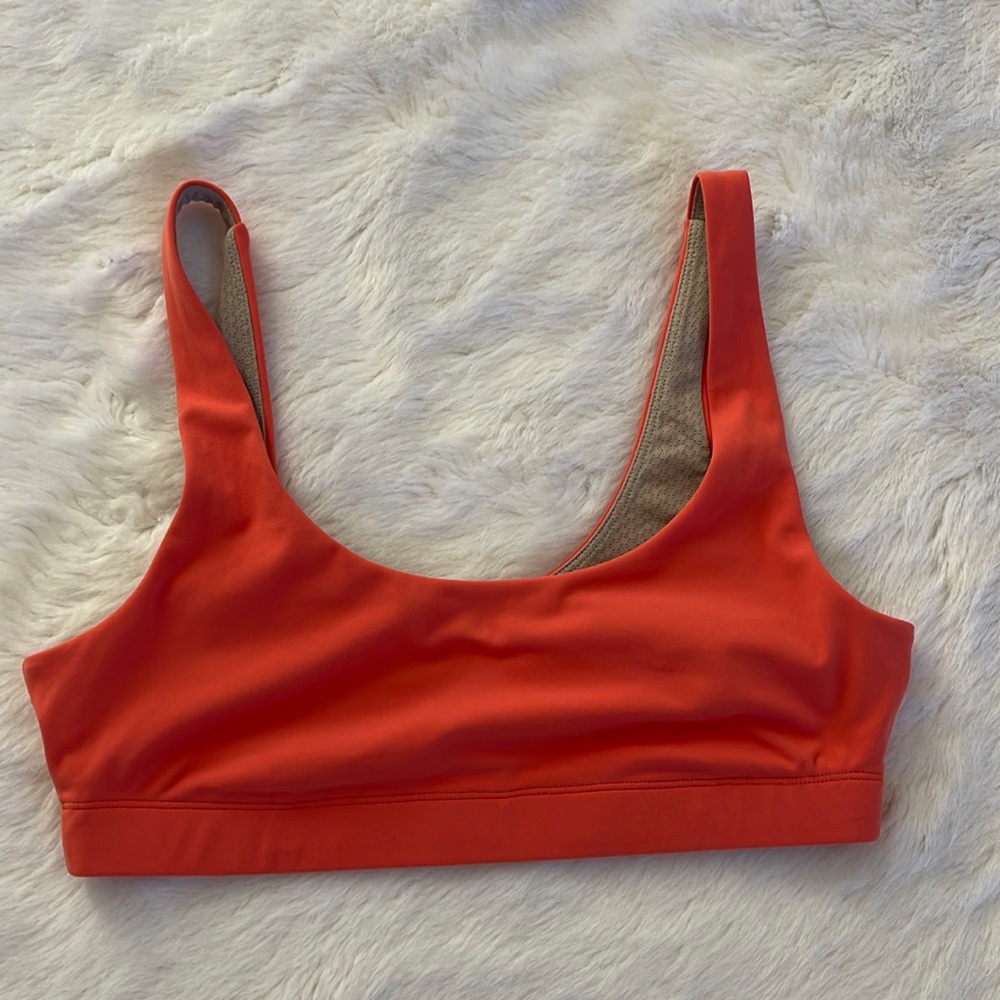 VUORI sports bra